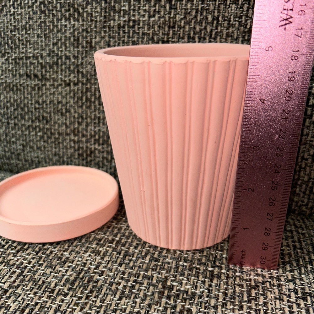 Ribbed Terracotta Flower Pot - Picture 6 of 9